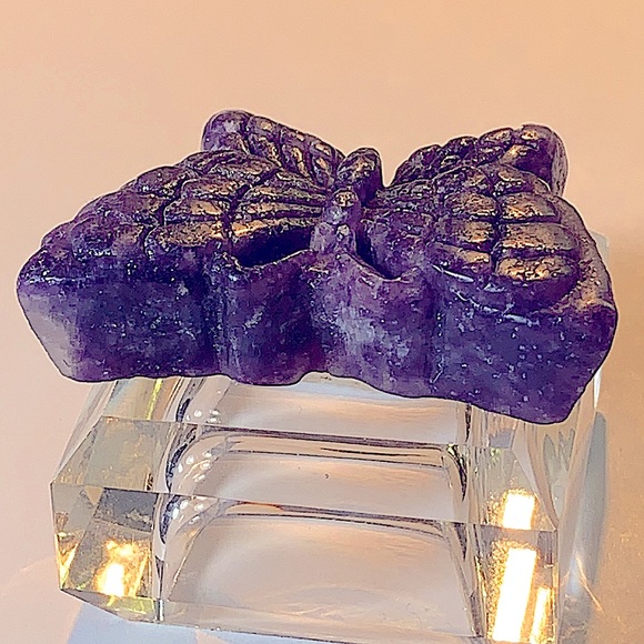 BUTTERFLY LEPIDOLITE CARVED CRYSTAL - Picture 6 of 9